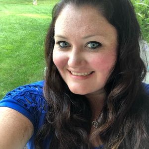 Meet your Posher, Lauren